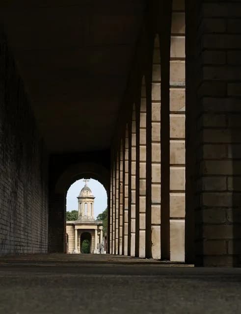 Brompton Cemetery: Where Radicals, Reformers and Romantics Rest Among London's Magnificent Seven
